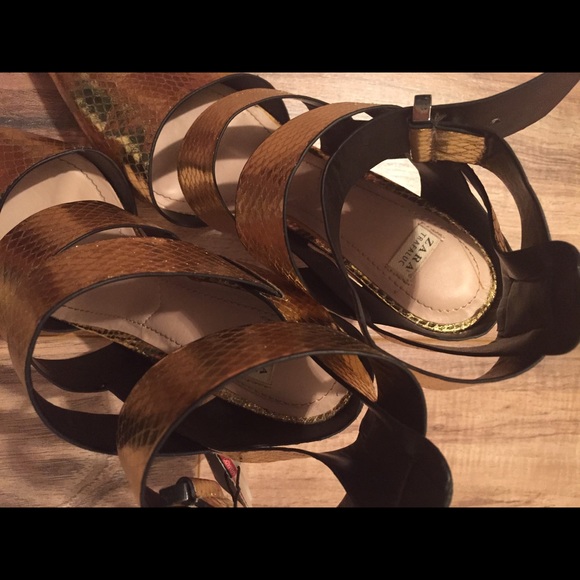 Zara Gold Pump with Straps - Picture 4 of 5